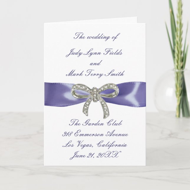 Tarjeta de programa de bodas moradas con diamantes (Anverso)