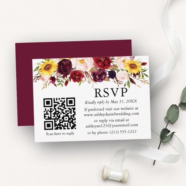 Tarjeta De Recepción Acuarela Floral mixta Borgoña QR Wedding RSVP (Customize to change text color, text style or color of back of card.)