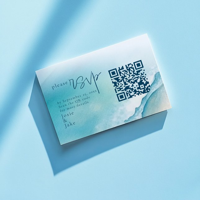 Tarjeta De Recepción Agua azul mar y arena RSVP con código QR (Watercolour sea and sand with QR code wedding rsvp enclosure cards)