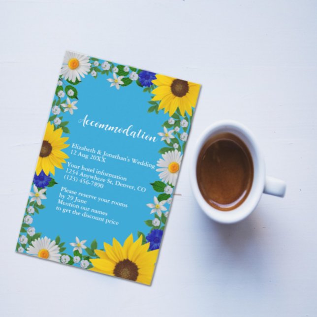 Tarjeta De Recepción Alojamiento Boda con flores azules en verano (Subido por el creador)