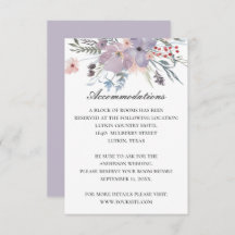 Alojamiento con flores moradas. detalles del boda