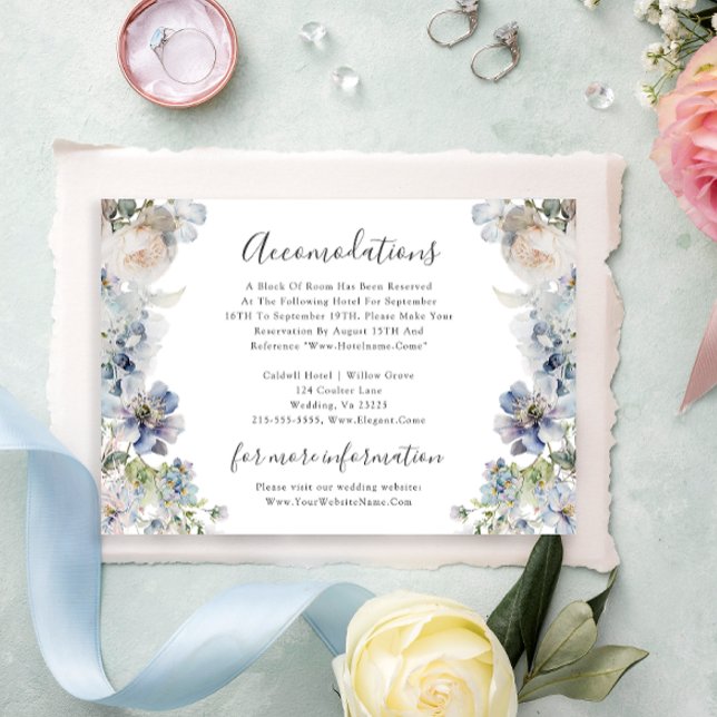 Tarjeta De Recepción Alojamiento elegante Boda con flores azules (Subido por el creador)