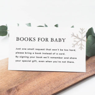 Tarjeta De Recepción Bebé con copos de nieve hace frío fuera de los lib