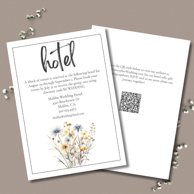Tarjeta De Recepción Blue Wildflowers Elegant Formal Boda Hotel (Blue Wildflowers Formal Elegant Wedding Hotel Enclosure Card with QR Code.)