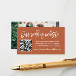 Tarjeta De Recepción Boda de guiones de pincel Sitio web QR Photo Terra
