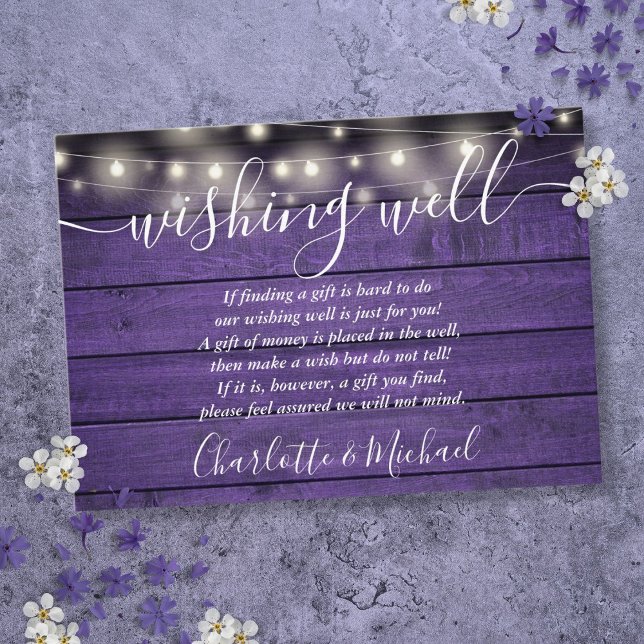 Tarjeta De Recepción Boda de las luces de cadena de madera púrpura (Wishing Well Purple Wood String Lights Wedding Enclosure Card)