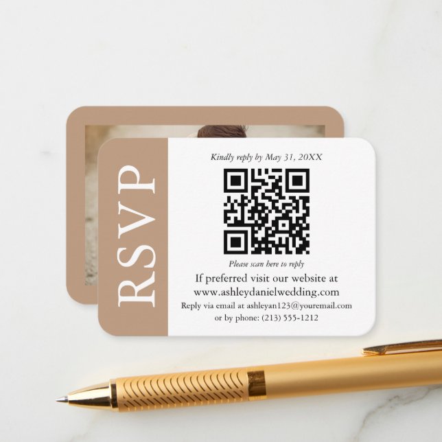 Tarjeta De Recepción Boda moderno QR RSVP Foto Taupe y blanco (Anverso/Reverso In Situ)