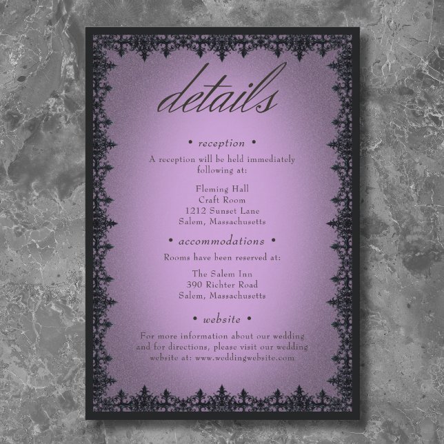 Tarjeta De Recepción Boda púrpura de la frontera gótica de hierro victo (Victorian Gothic Iron Border Purple Wedding Enclosure Card)
