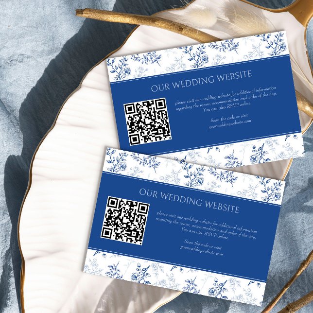 Tarjeta De Recepción Chinoiserie Boda Floral Azul código QR (Elegant blue wedding website cards from the Chinoiserie Wedding Collection by Darling & May)