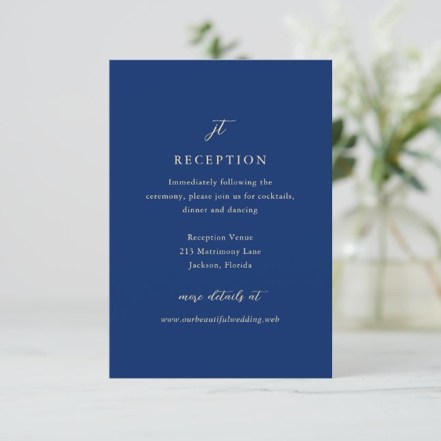 Tarjeta De Recepción Classic Navy Blue Monogram Elegant Wedding (Anverso de pie)