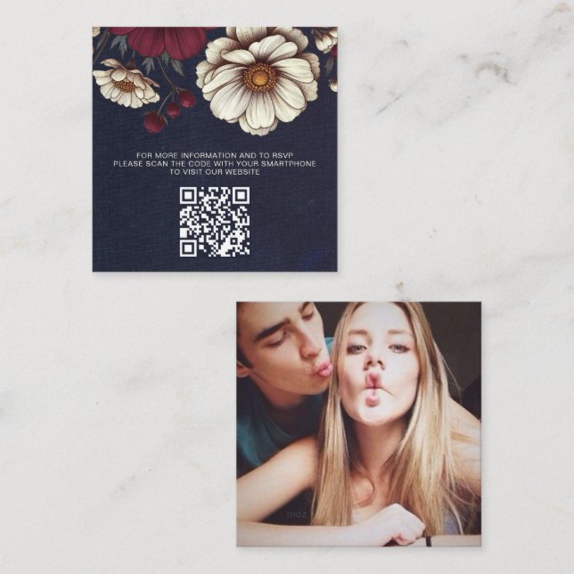 Tarjeta De Recepción Código QR del Boda floral azul marino y borgoñés (Anverso / Reverso)