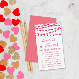 Tarjeta De Recepción Colgando Corazones de Amor en Cuerda para Despedid