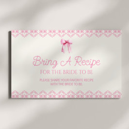 Tarjeta De Recepción Coquette rosa Bow Bridal Shower Trae una receta