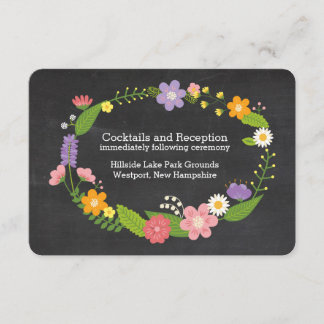 Tarjeta De Recepción Corona de bosque bohemio en pizarra de boda