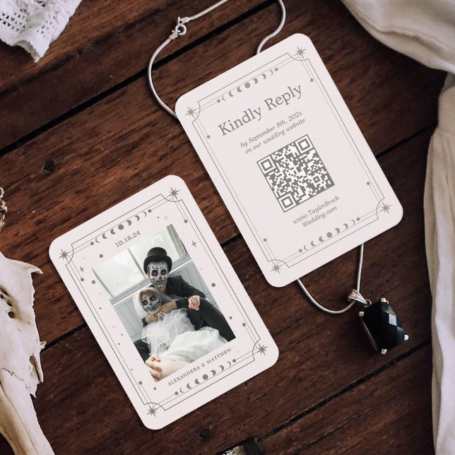 Tarjeta De Recepción Cream Celestial Halloween Wedding RSVP Código Qr (Subido por el creador)
