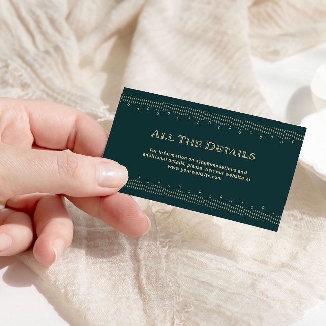 Tarjeta De Recepción Deco moderno | Detalles del Boda verde esmeralda (A rich, emerald green art deco style wedding details card with champagne colored accents)