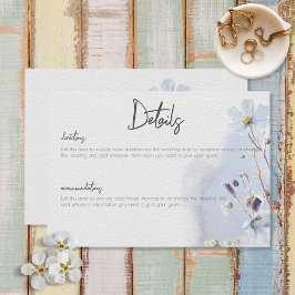 Tarjeta De Recepción Detalles de flores silvestres azules modernas Peri