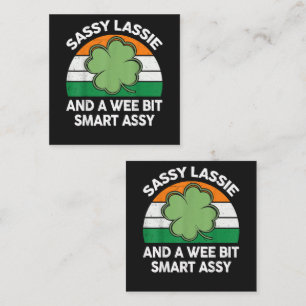 Tarjeta De Recepción Día de San Patricio Sassy Lassie Divertido Trébol