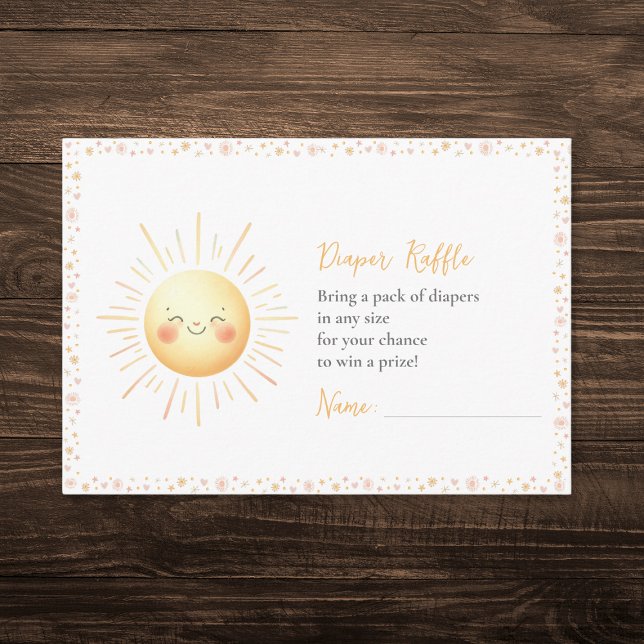Tarjeta De Recepción Diaper Raffle Baby Shower con temática de sol suav (Adorable diaper raffle card featuring a cute smiling sun for a here comes the son baby shower.)