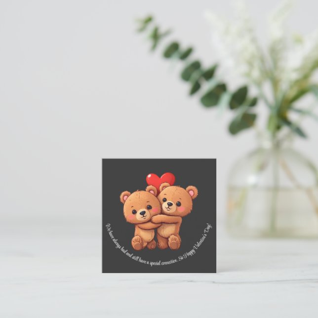 Tarjeta De Recepción Dos personalizados se abrazan. (Anverso de pie)