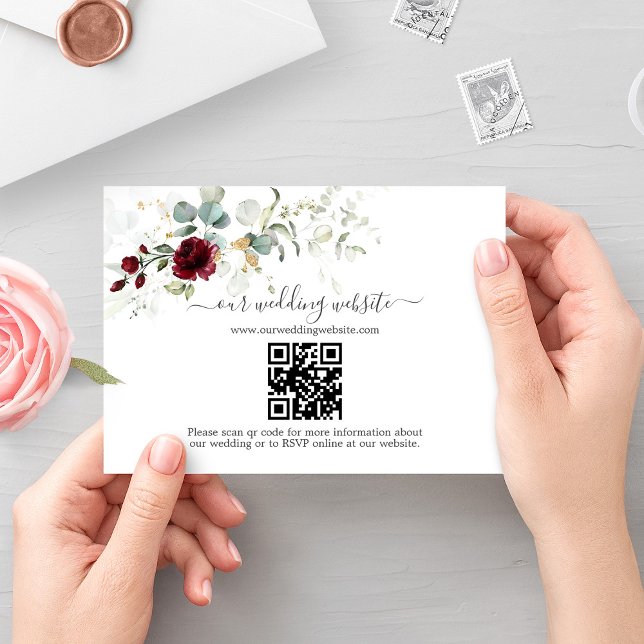 Tarjeta De Recepción Elegante Boda de código QR floral de Borgoña (Subido por el creador)
