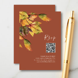 Tarjeta De Recepción Elegante Foliage de Otoño Marrón Código QR RSVP