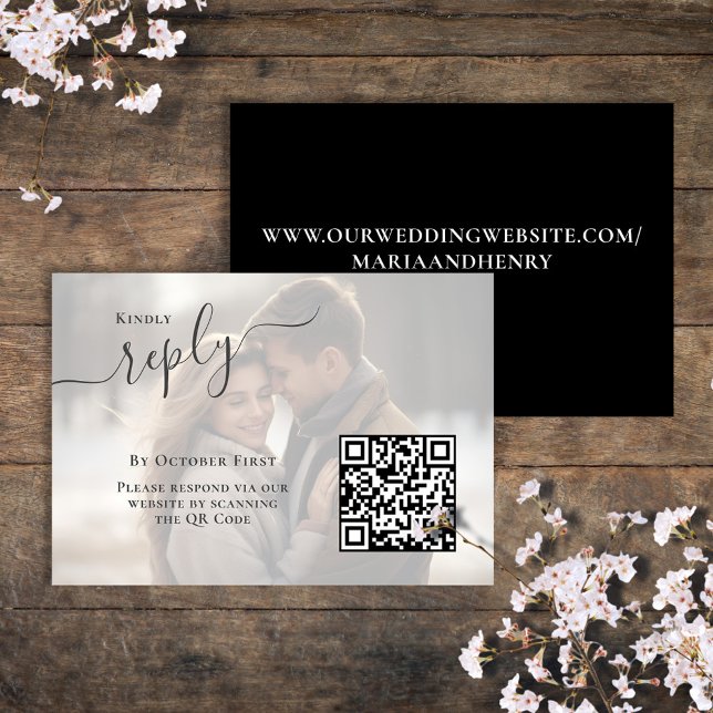 Tarjeta De Recepción Elegante foto de la boda blanca y negra RSVP (Black and white photo reply card with elegant calligraphy script. )