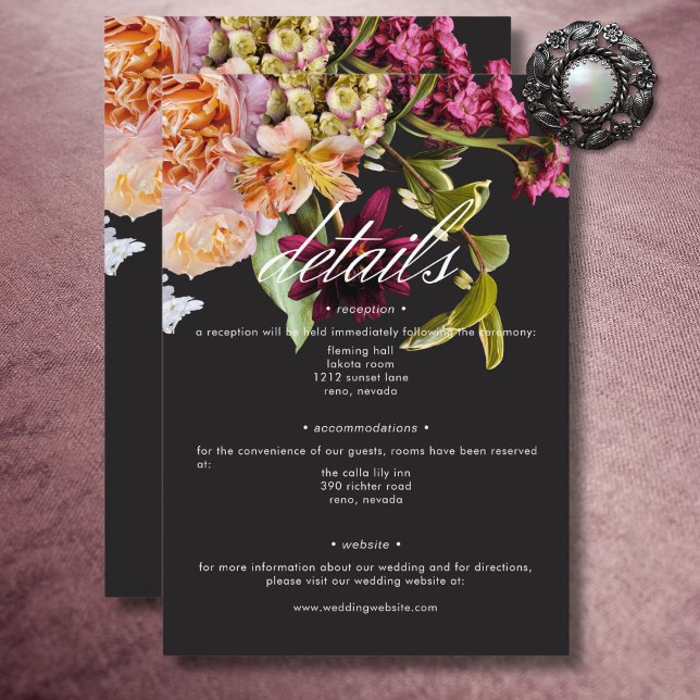 Tarjeta De Recepción Elegante Moody Burgundy y detalles florales rosas (Elegant Moody Burgundy & Pink Floral Details Enclosure Card)