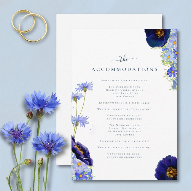 Tarjeta De Recepción Elegantes habitaciones de verano con Boda azul flo (Modern blue summer floral wedding invitation accommodations enclosure card)