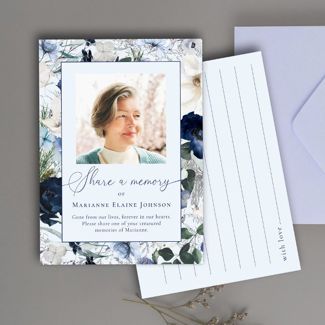Tarjeta De Recepción Floral azul comparte una celebración de la vida en (Subido por el creador)