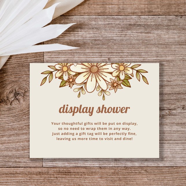 Tarjeta De Recepción Flores retro Boho | Mostrar ducha sin envoltura (A retro floral bridal shower card asking guests to bring unwrapped gifts for a display shower)
