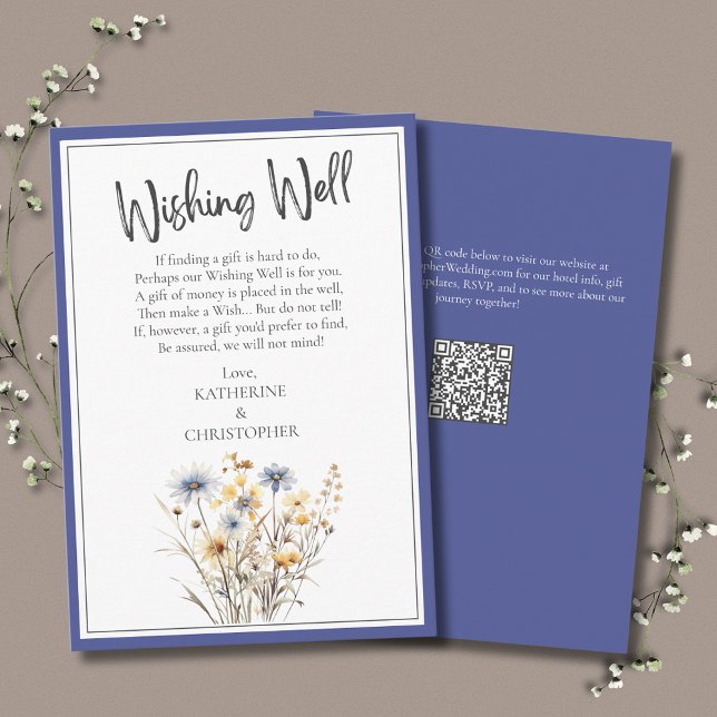Tarjeta De Recepción Flores salvajes azules Elegante Boda Deseando Bien (Blue Wildflowers Elegant Wedding Wishing Well Enclosure Card with blue, yellow, beige flowers.)