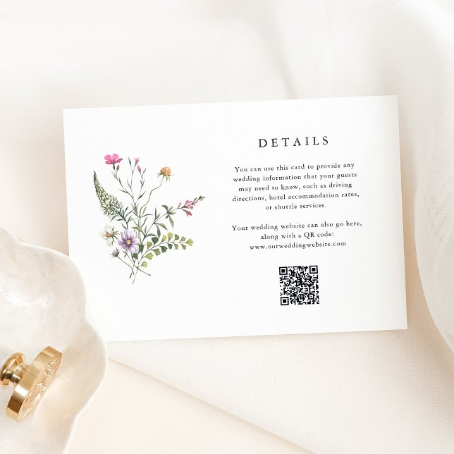 Tarjeta De Recepción Flores silvestres botánicas | Detalles del Boda Có (Wedding guest detail cards with an elegant watercolor bouquet and a scannable QR code)