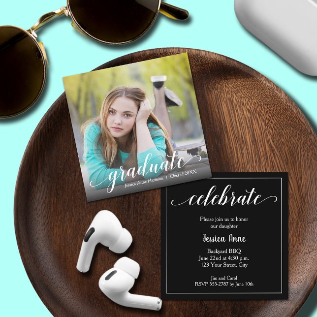 Tarjeta De Recepción Foto de un pequeño graduado (SMALL 2.5" x 2.5" graduation invitations - hand out to friends and family,  put in announcements)