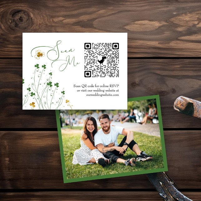 Tarjeta De Recepción Foto en línea RSVP QR Code Shamrock Wildflower (Photo RSVP with QR code from my Shamrock Wildflower wedding collection)