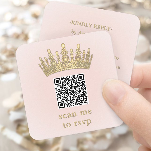 Tarjeta De Recepción Gold Crown Blush Pink Quinceañera Scan Me QR RSVP (Subido por el creador)