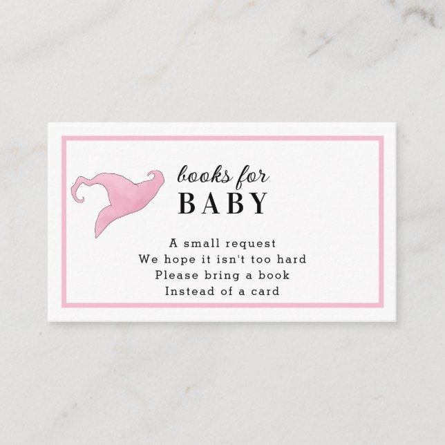 Tarjeta De Recepción Halloween Rosa: Un bebé prepara libros para su beb (Anverso)