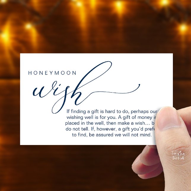 Tarjeta De Recepción Honeymoon Wish Wishing Well, Fund, A Note On Gifts (Honeymoon Fund Wishing Well, Wish, A Note On Gifts Enclosure Card in Navy Blue)