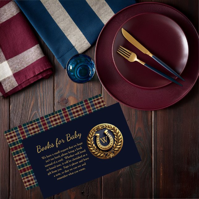 Tarjeta De Recepción Libros azules precoces ecuestres para bebés (Charming Classic Preppy Gold Horseshoe Monogram Emblem Plaid  Boy Baby Shower Books for Baby Card)
