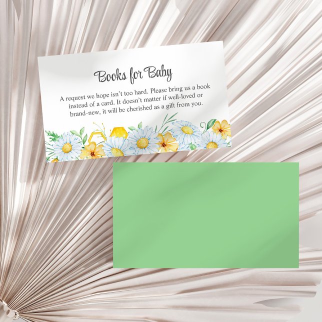 Tarjeta De Recepción Libros de Baby Shower de Honey Bee Chamomile para  (Honey Bee Chamomile Baby Shower Books for Baby Enclosure Card on a white dry palm leaf.)