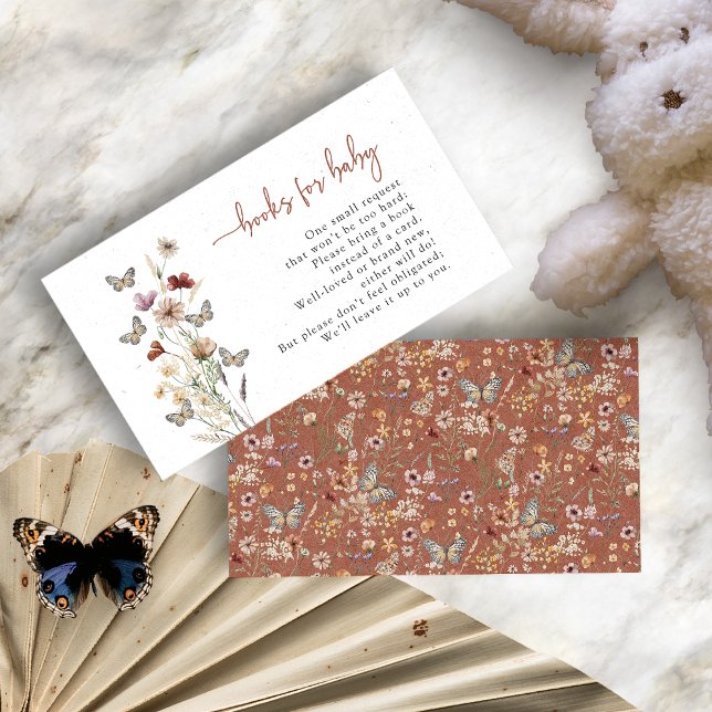 Tarjeta De Recepción Libros De Terracota De Mariposa Para Bebés (Butterfly Terracotta Boho Floral Books For Baby Enclosure Card by Painted Paperie
)
