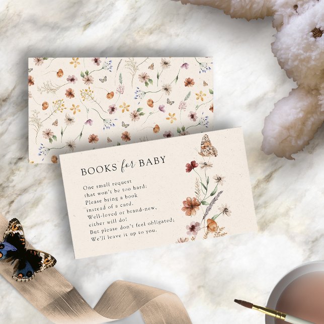 Tarjeta De Recepción Libros florales para Baby Shower (Floral Books for Baby Shower Enclosure Card with Butterfly by Painted Paperie
)
