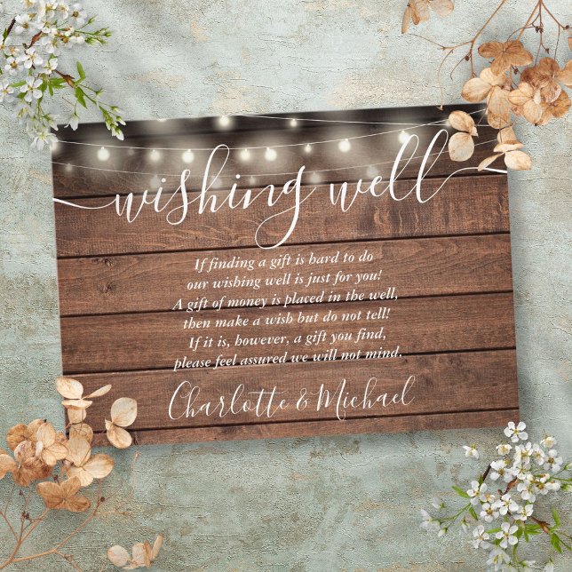 Tarjeta De Recepción Luces de Cuerda de Madera Rústica de Pozo de Deseo (Wishing Well Rustic Wood String Lights Wedding Enclosure Card)