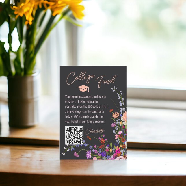 Tarjeta De Recepción Moda moderna de escritura de flores silvestres gra (Modern chic wild flowers script fund graduation enclosure card)