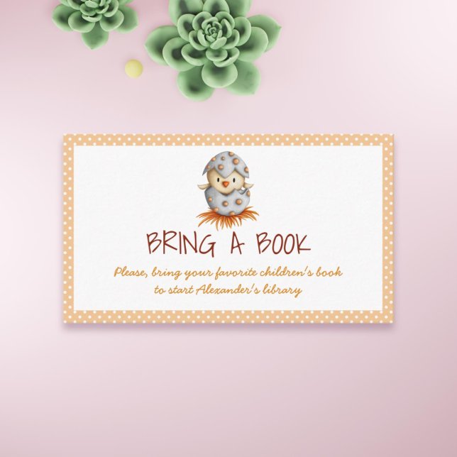 Tarjeta De Recepción Neutralidad de pájaro de pollo trae un Baby Shower (Cute Bring a Book baby shower card with a bird hatching)