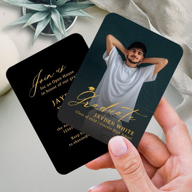 Tarjeta De Recepción Oro Negro Mini Modern Script Foto Graduación (Black Gold Mini Modern Script Photo Graduation Enclosure Card)