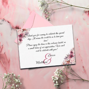 Tarjeta De Recepción Pink Floral Welcome Gift Bag Basket Place Card