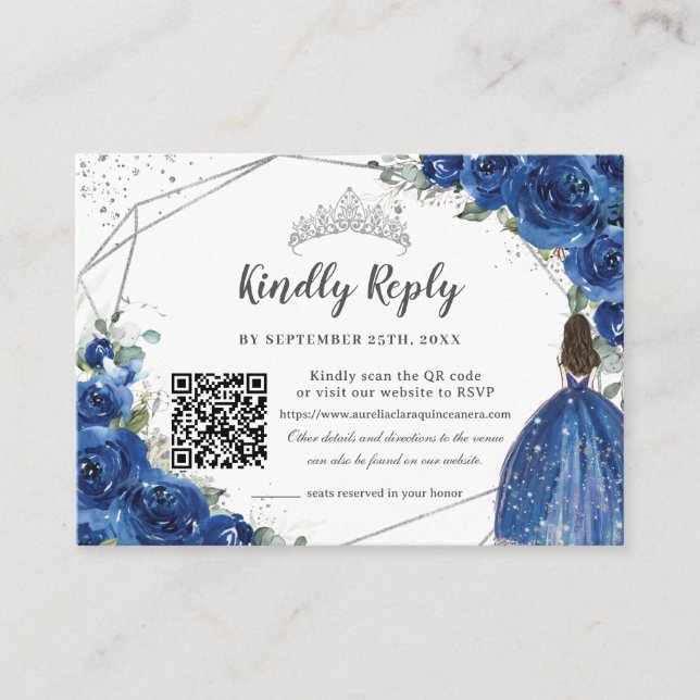 Tarjeta De Recepción Real Floral Azul Plata Quinceañera Código QR RSVP (Anverso)