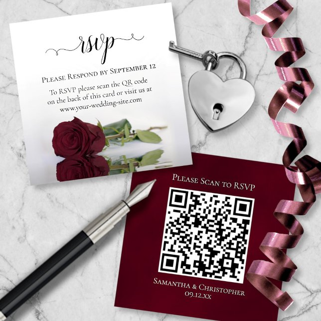 Tarjeta De Recepción Rosa de Borgoña Elegante Boda RSVP Código QR (Front/Back)
