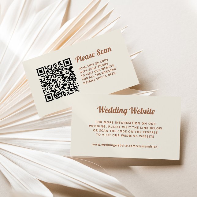 Tarjeta De Recepción Script retro | Código QR de sitio web Boda neutral (Simple and retro wedding website cards in a neutral color)